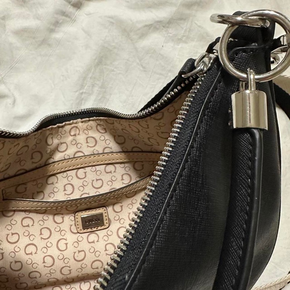 Guess Purse Black Saffiano Hobo Crossbody Shoulder Bag Classic Minimal Neutral - Picture 7 of 8